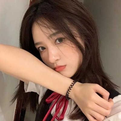 戴脚镣的女孩